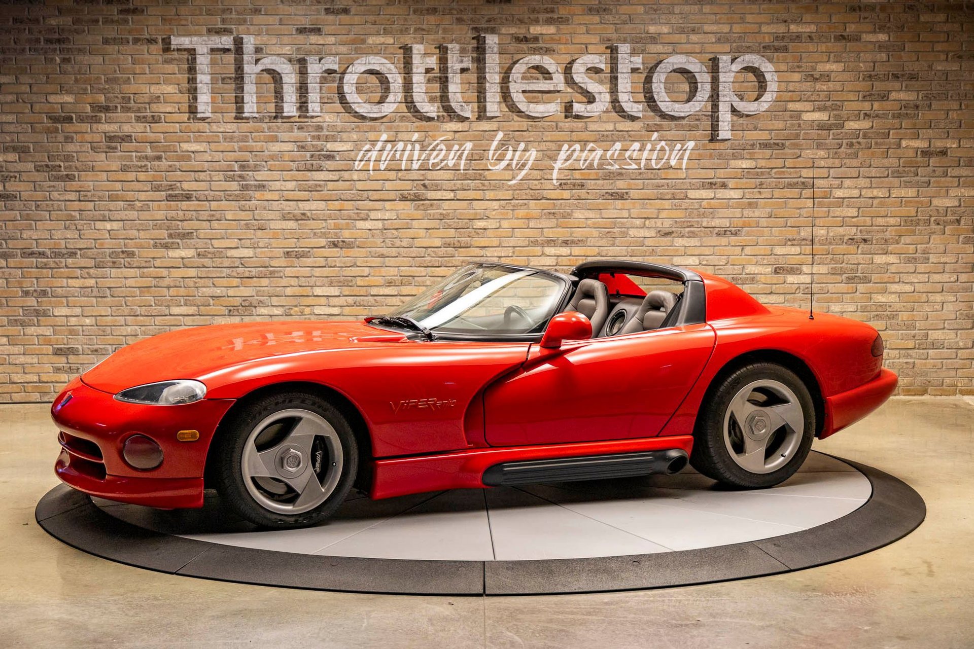 Used 1992 Dodge Viper RT/10 video 1