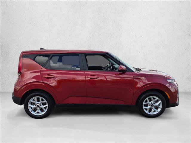 Used 2022 Kia Soul LX w/ Technology Package FWD image 4