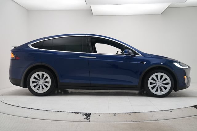 Used 2018 Tesla Model X 75D AWD/4WD image 2