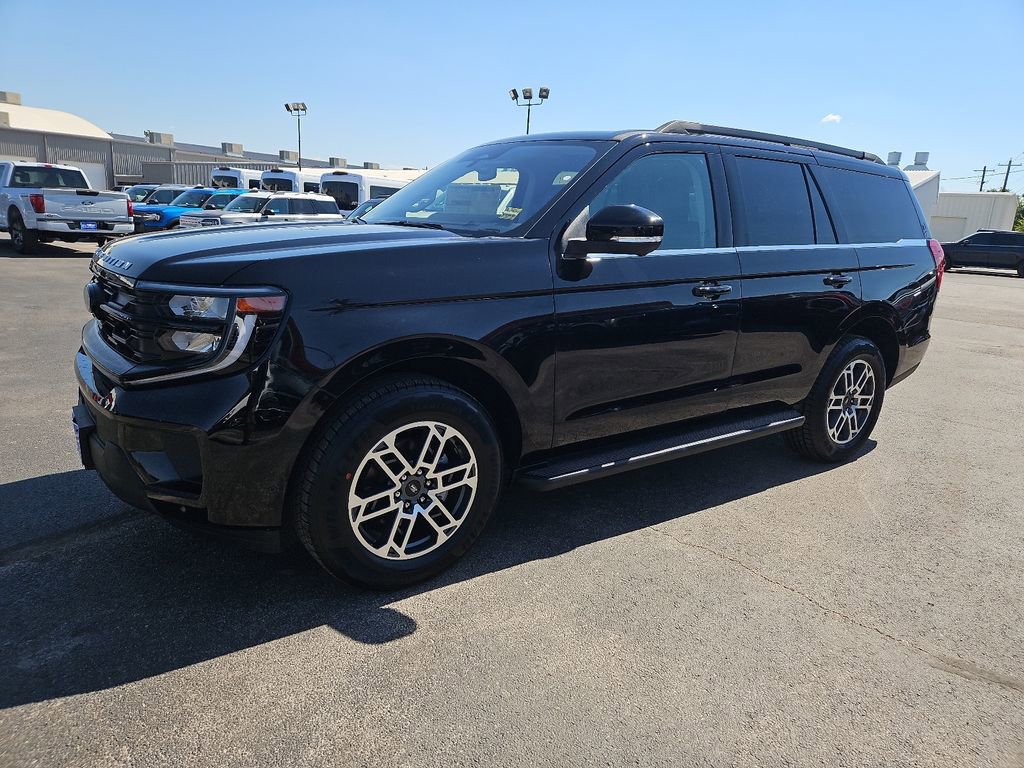 New 2025 Ford Expedition Active image 5