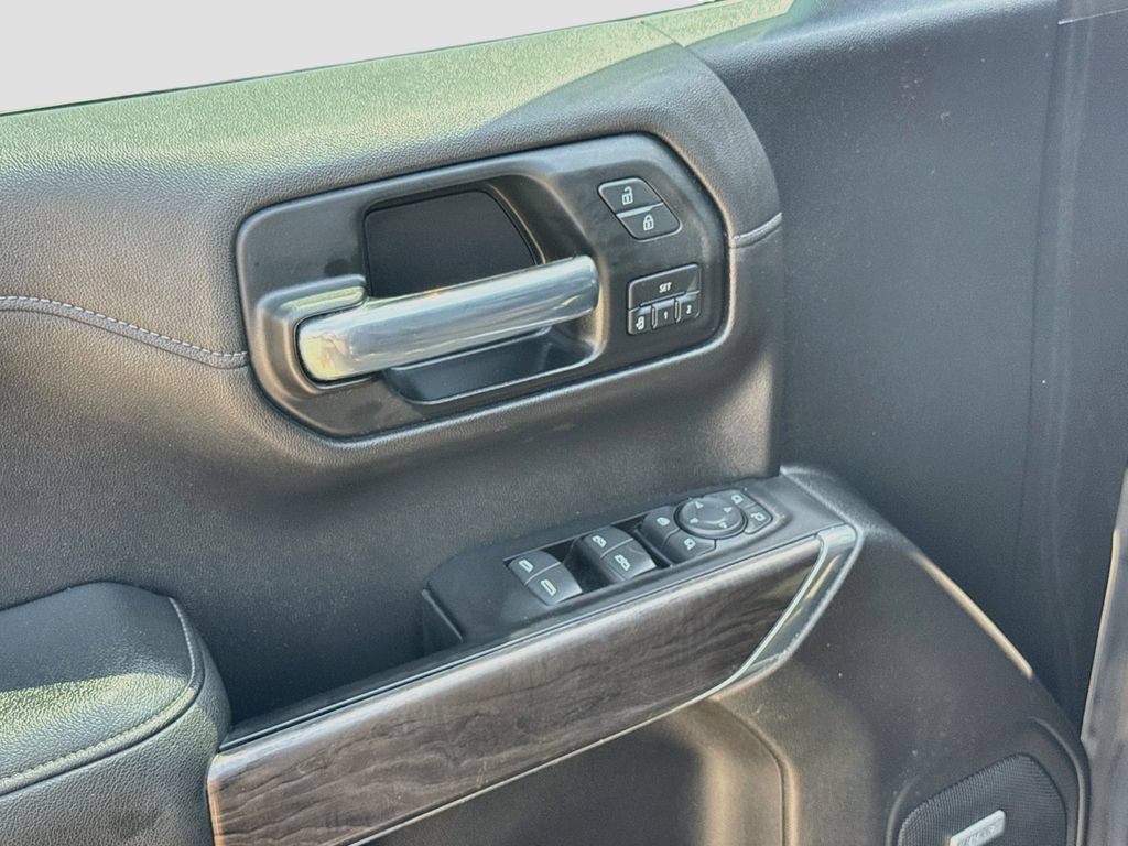 Used 2019 Chevrolet Silverado 1500 LTZ w/ LTZ Convenience Package AWD/4WD image 18