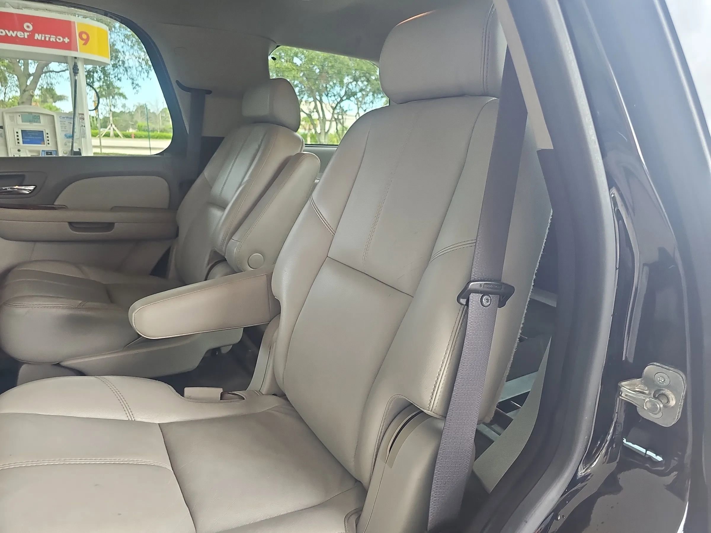 Used 2013 GMC Yukon Denali image 32