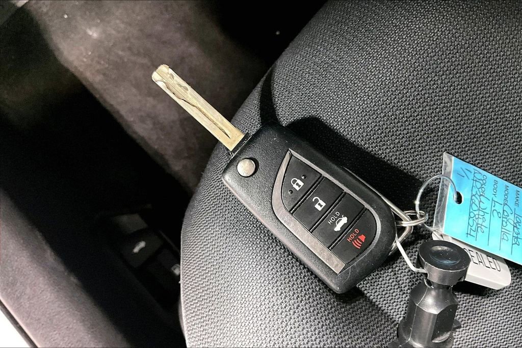 Used 2022 Toyota Corolla LE image 13