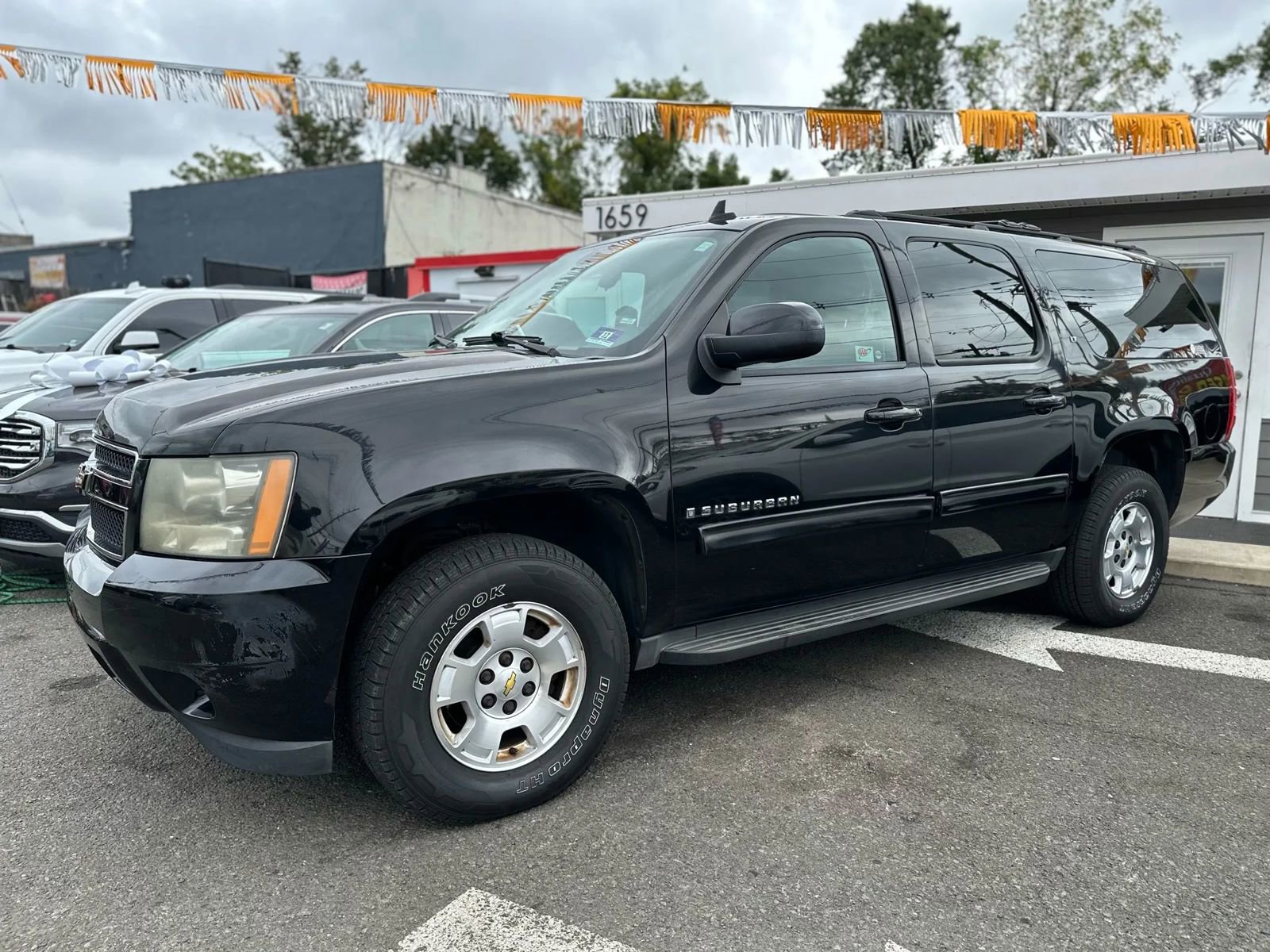 Used 2009 Chevrolet Suburban LT image 7