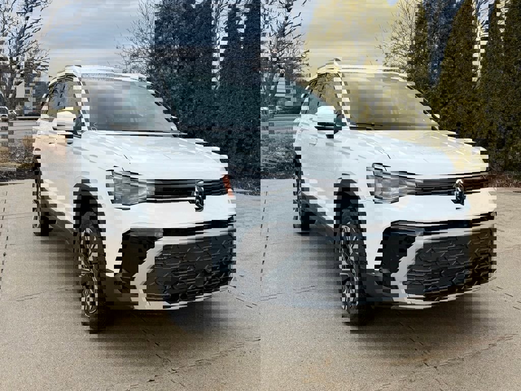 New 2026 Volkswagen Taos SE image 1