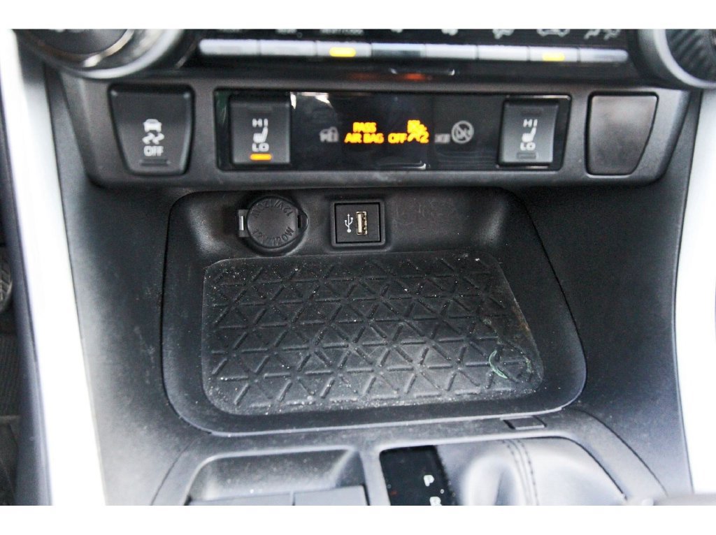 Used 2024 Toyota RAV4 XSE AWD/4WD image 30
