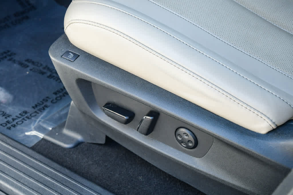 Used 2023 INFINITI QX60 Sensory AWD/4WD image 32