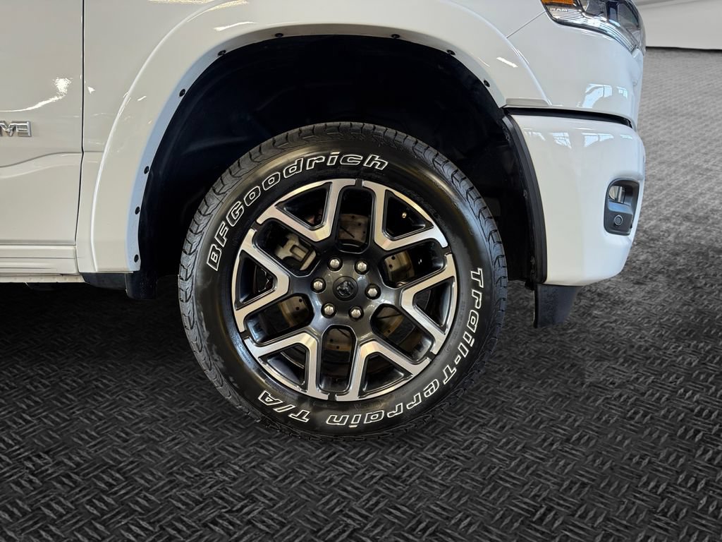 Used 2025 RAM 1500 Laramie w/ Sport Appearance Package AWD/4WD image 11