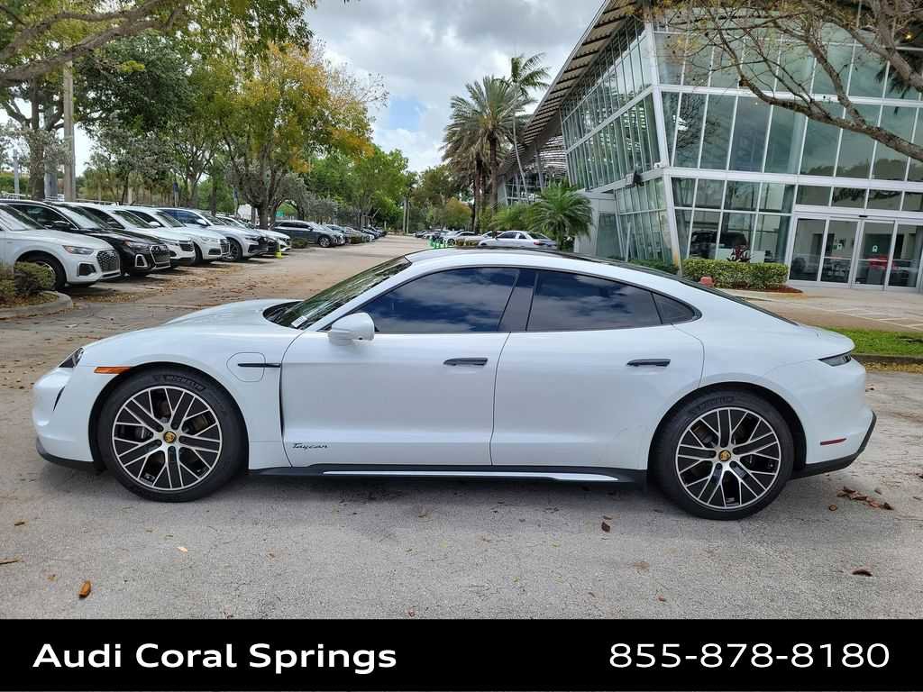 Used 2023 Porsche Taycan image 11