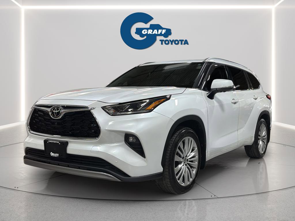 Used 2023 Toyota Highlander Platinum AWD/4WD image 2