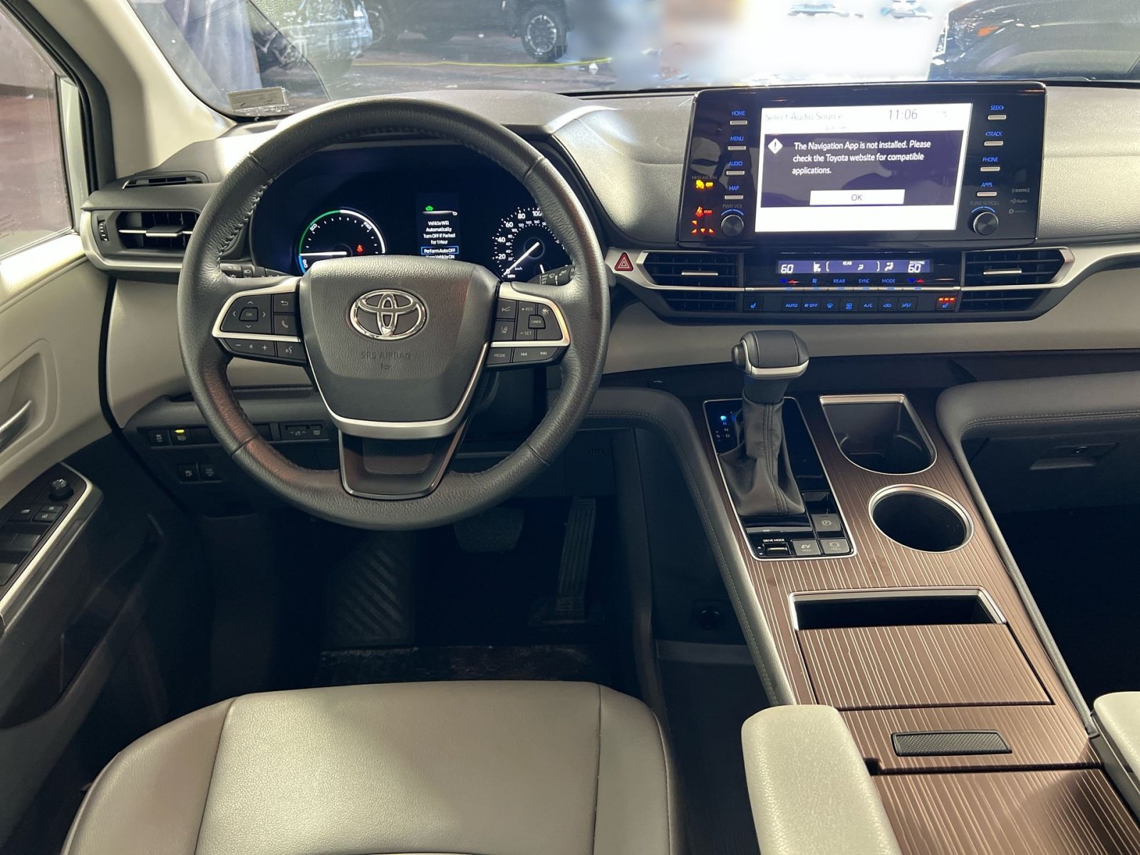 Used 2023 Toyota Sienna XLE AWD/4WD image 24