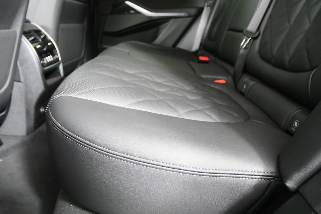 Used 2026 BMW X5 M60i w/ Executive Package AWD/4WD image 15