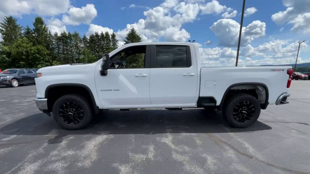 Used 2025 Chevrolet Silverado 2500 LT w/ Safety Package AWD/4WD image 5