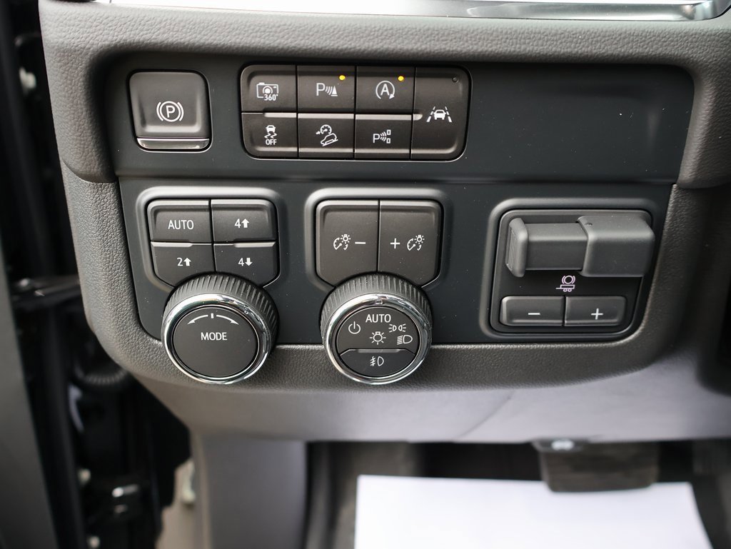 New 2025 Chevrolet Suburban Premier w/ Sun And Tow Package image 13