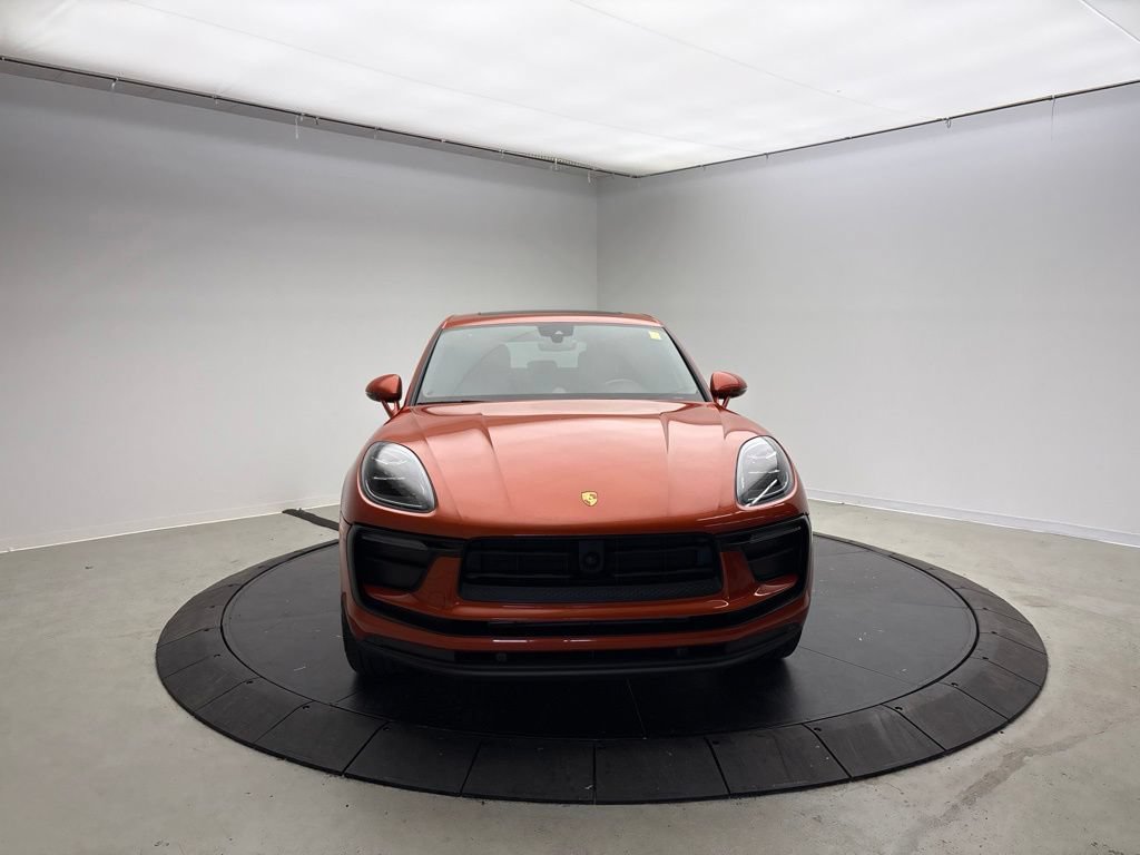 Certified 2024 Porsche Macan AWD/4WD image 10