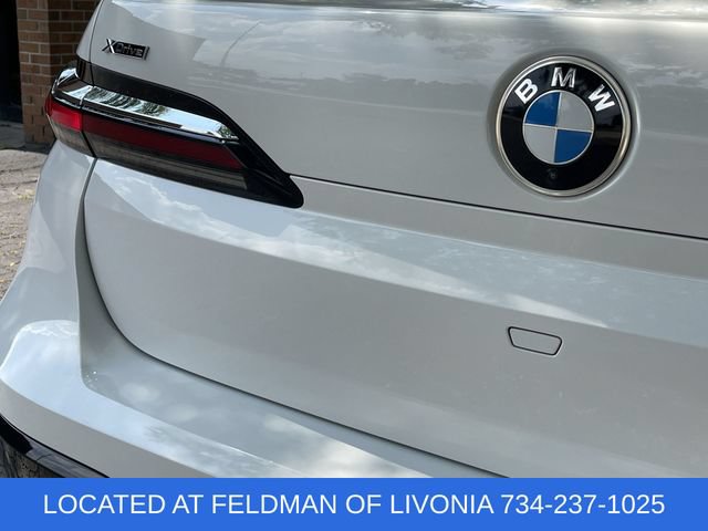 Used 2023 BMW 760i xDrive AWD/4WD image 32
