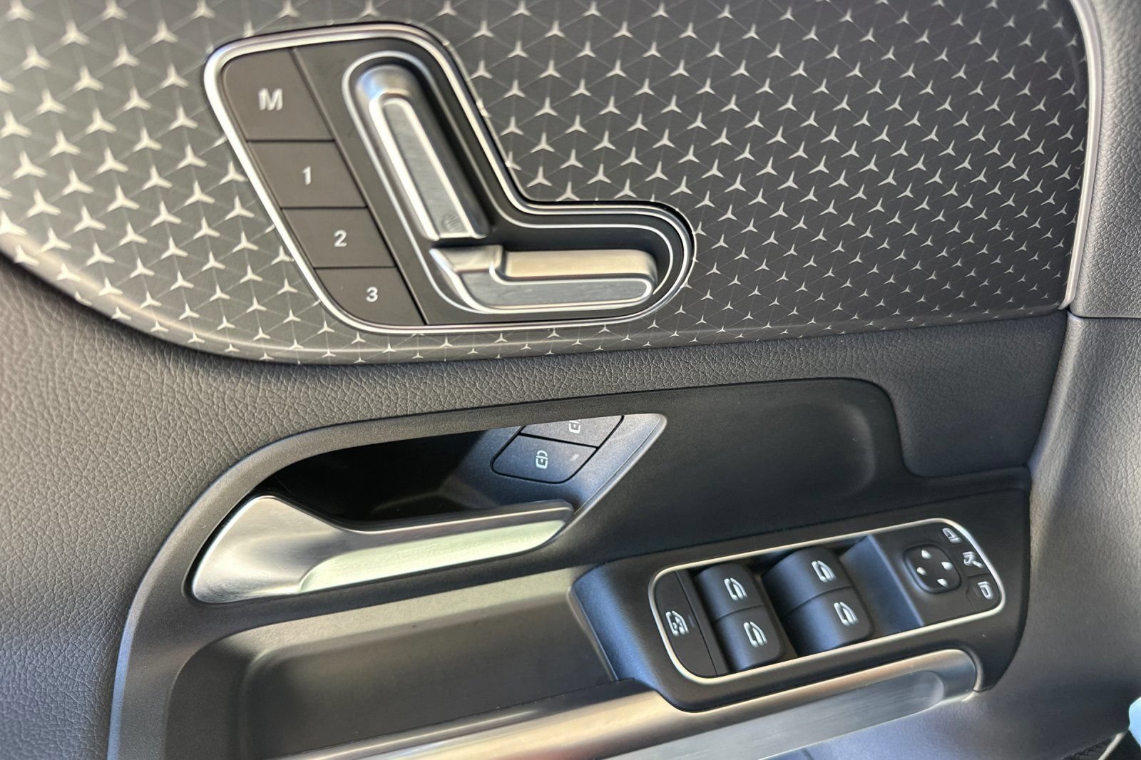 Certified 2024 Mercedes-Benz EQB 300 4MATIC image 12