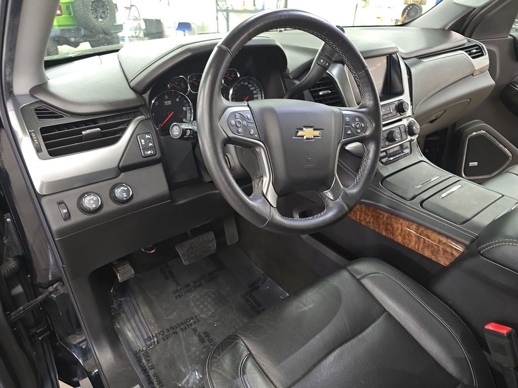 Used 2017 Chevrolet Suburban Premier AWD/4WD image 18