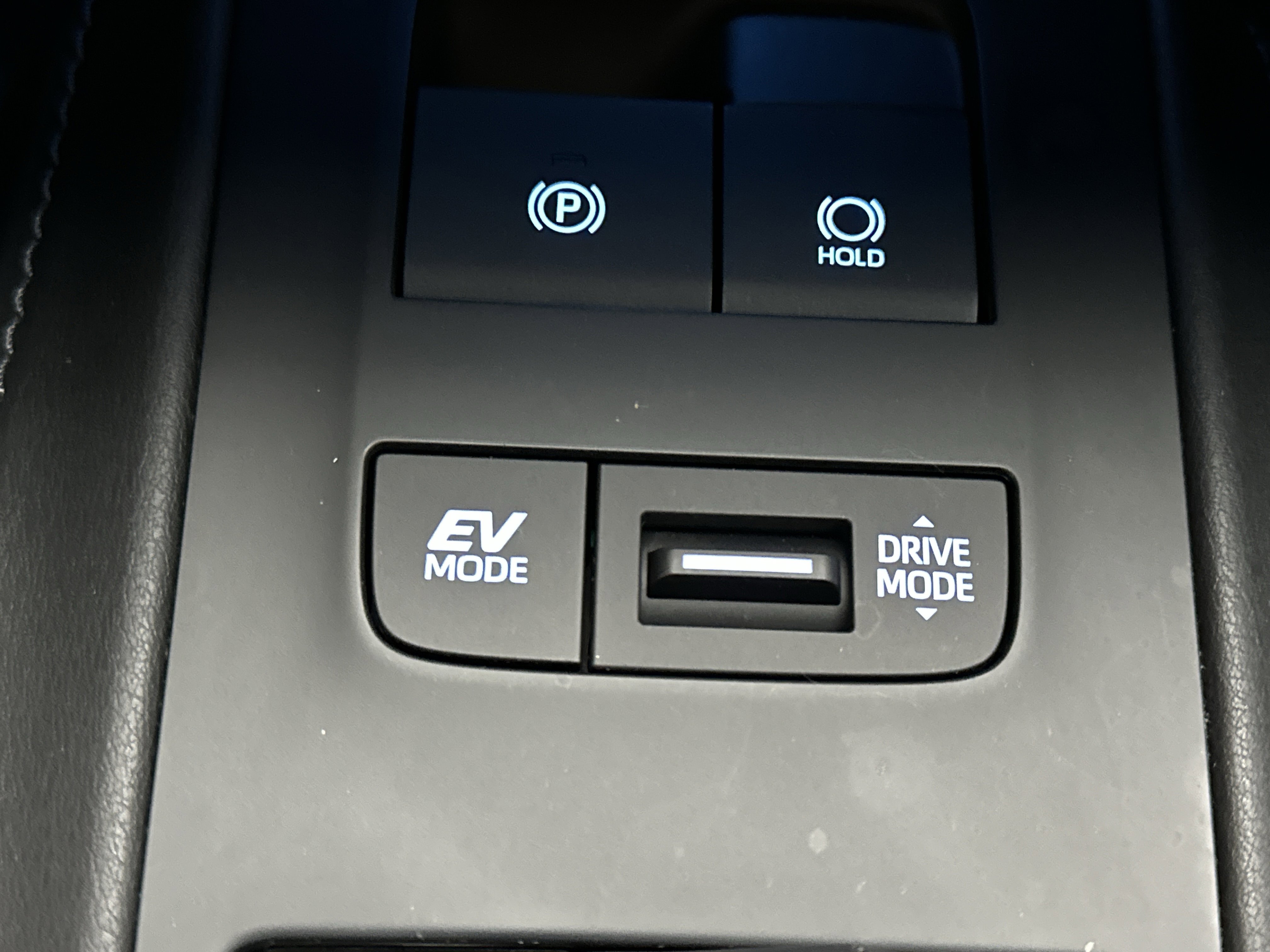 Used 2022 Toyota Venza LE image 35