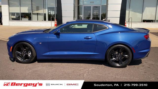 Used 2021 Chevrolet Camaro LT RWD image 5