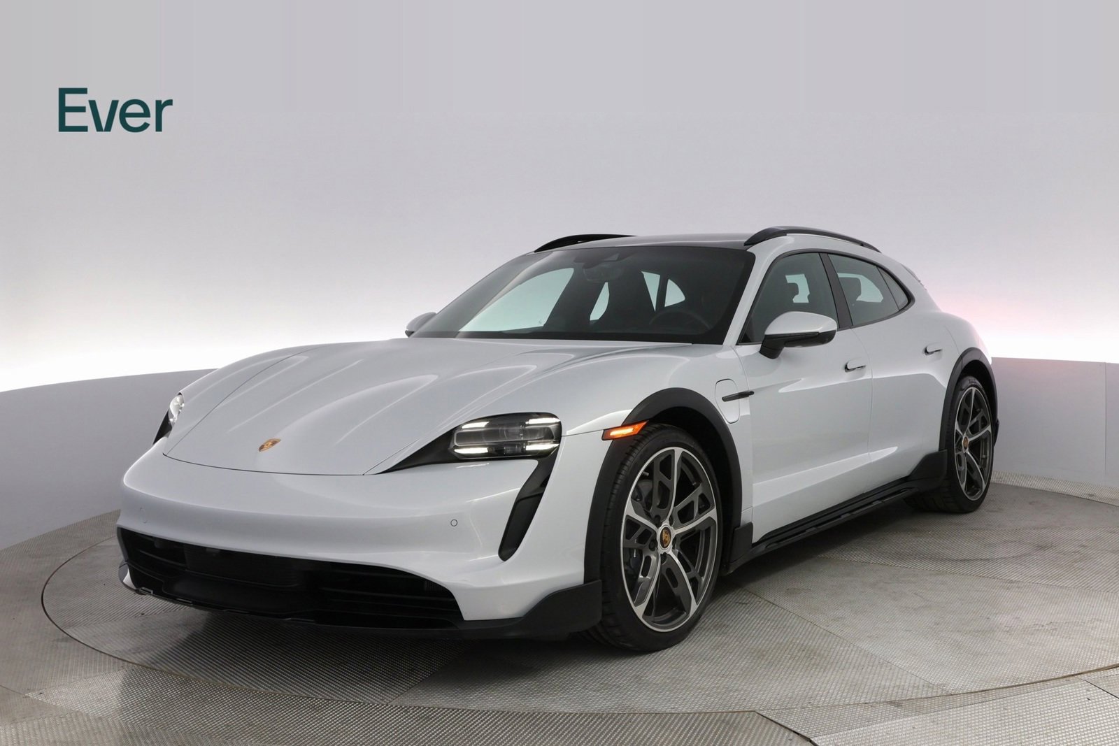 Used 2022 Porsche Taycan 4 Cross Turismo image 2