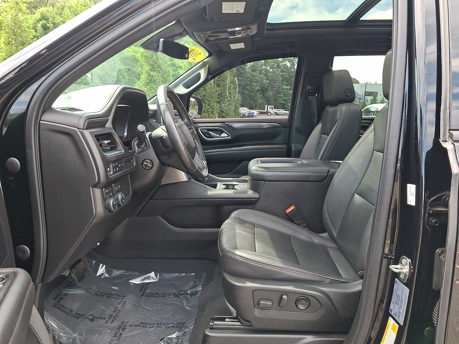 Used 2022 Chevrolet Suburban RST w/ Luxury Package AWD/4WD image 14