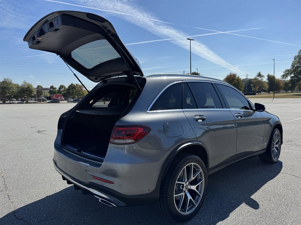 Used 2021 Mercedes-Benz GLC 300 4MATIC w/ AMG Line image 21