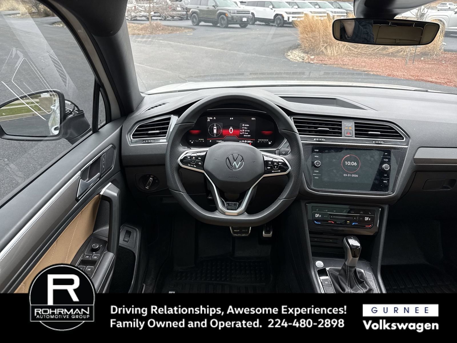 Used 2024 Volkswagen Tiguan SE R-Line image 12