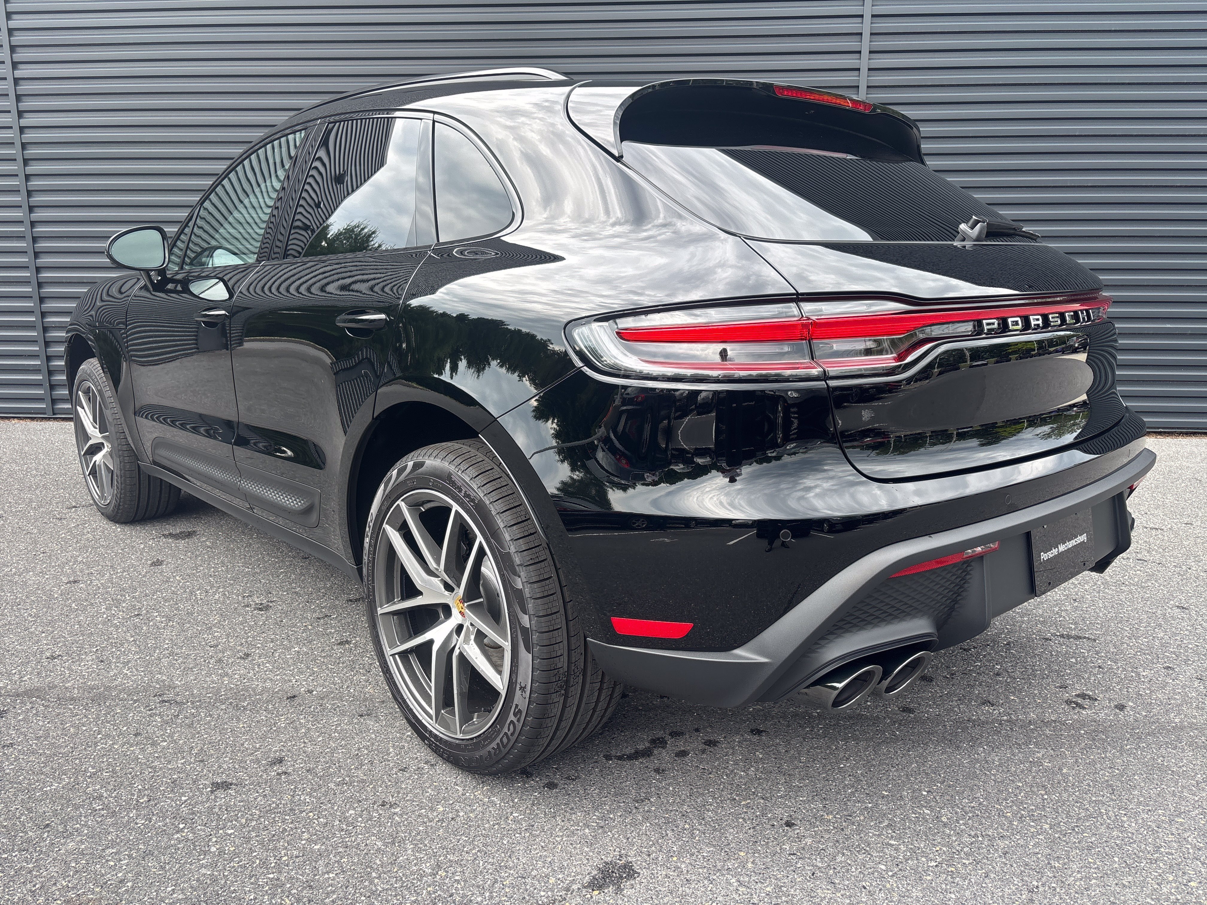 New 2026 Porsche Macan AWD/4WD image 3