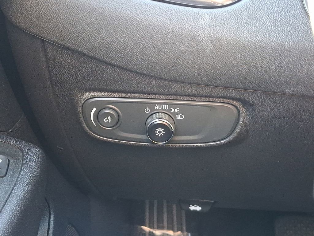 Certified 2024 Chevrolet Equinox LT w/ LPO, Floor Liner Package image 23