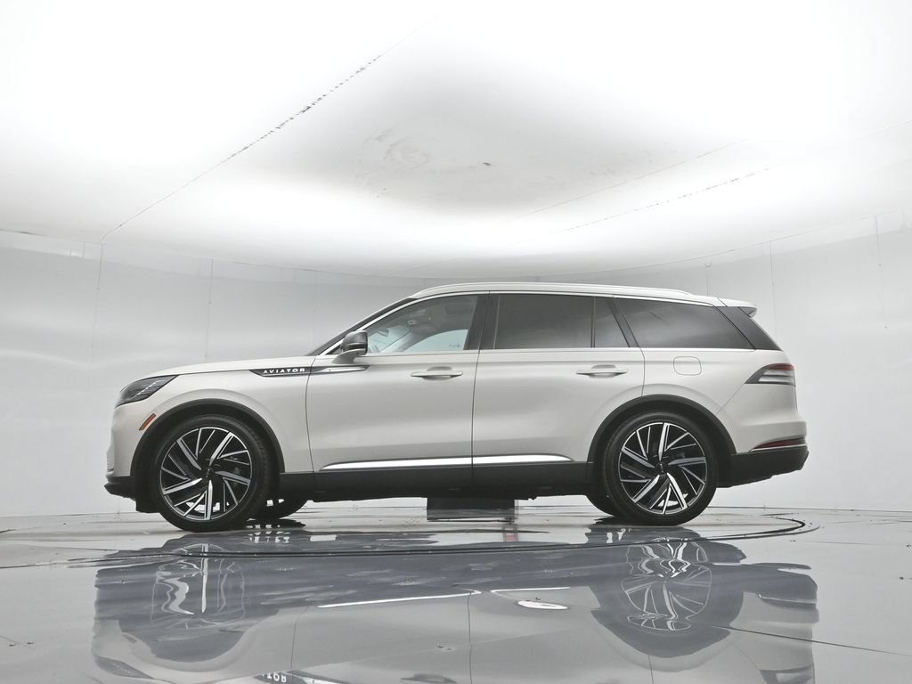 Used 2025 Lincoln Aviator Reserve w/ Equipment Group 201A AWD/4WD image 7
