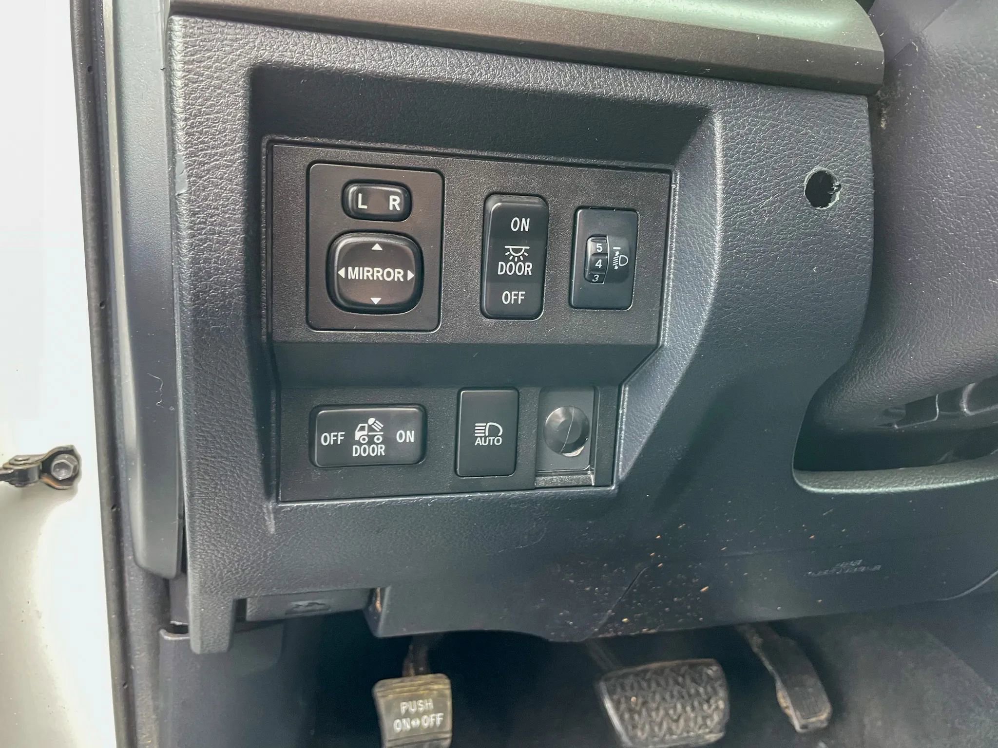 Used 2019 Toyota Tundra SR5 AWD/4WD image 13