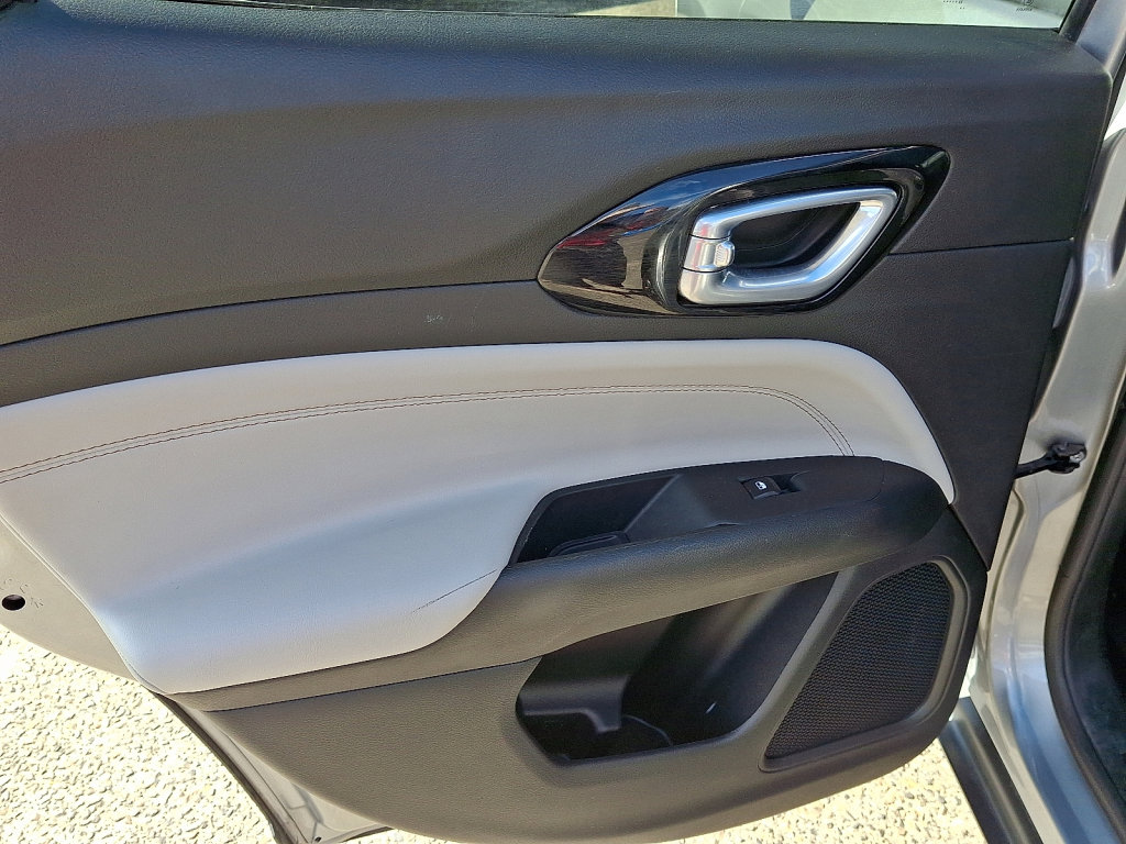 Used 2024 Jeep Compass Limited image 19