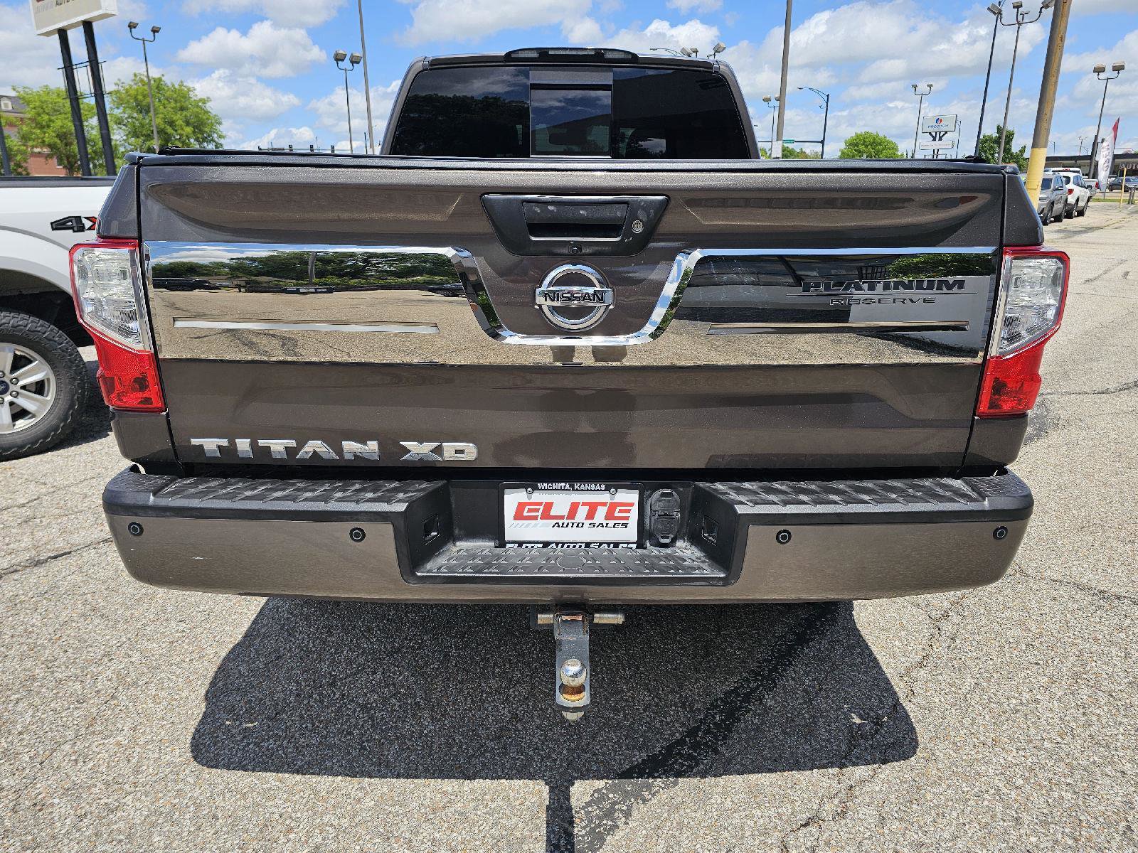 Used 2016 Nissan Titan Platinum Reserve image 6