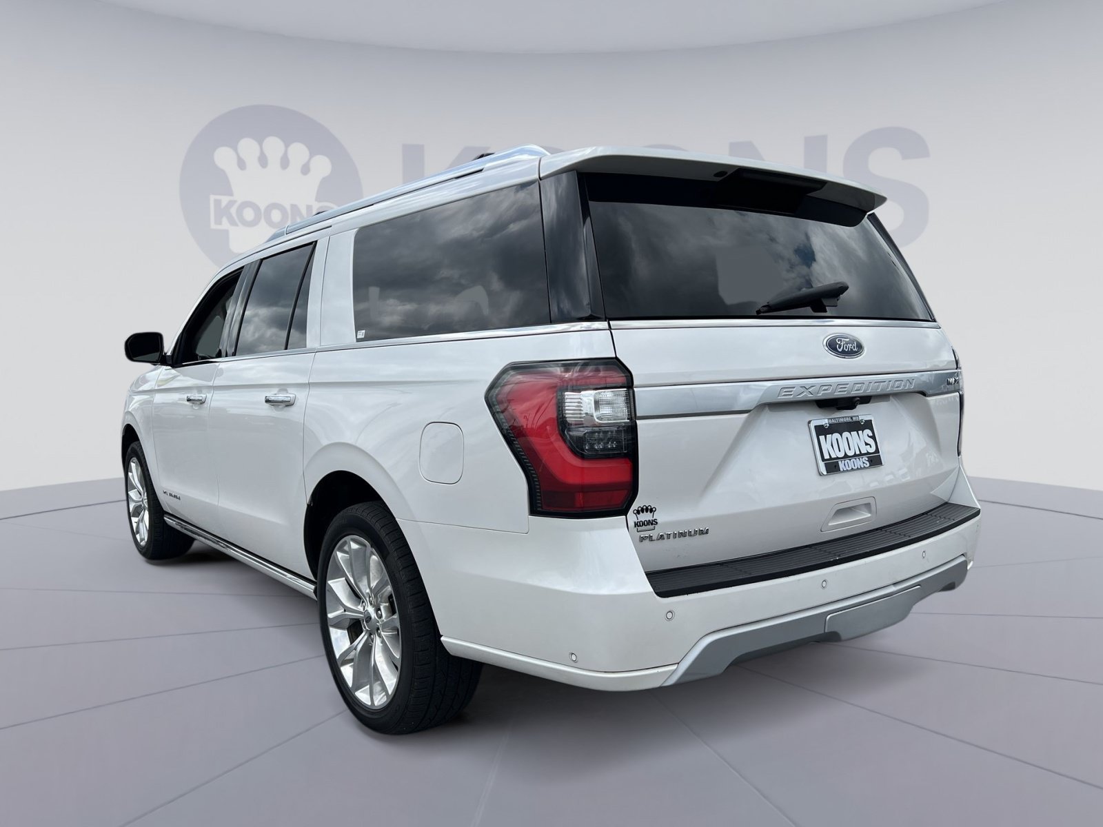 Used 2018 Ford Expedition Max Platinum AWD/4WD image 4