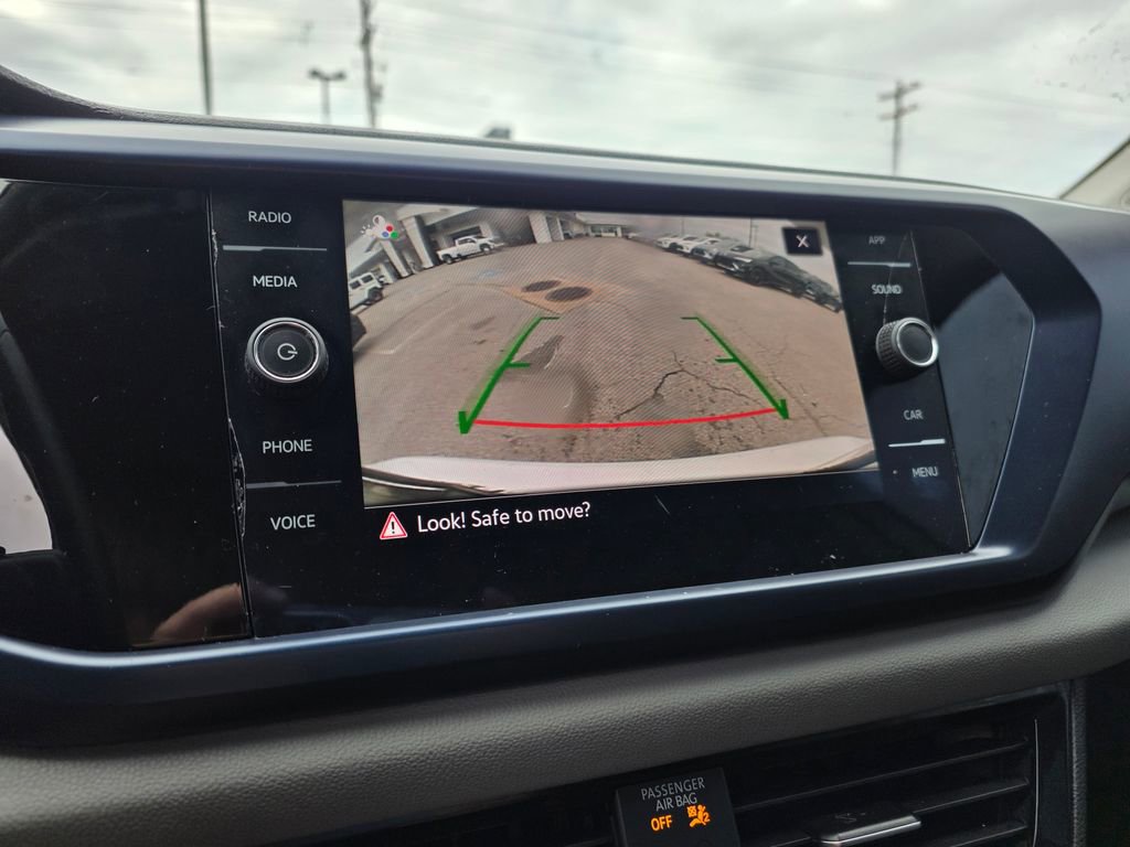 Used 2023 Volkswagen Taos SE image 16