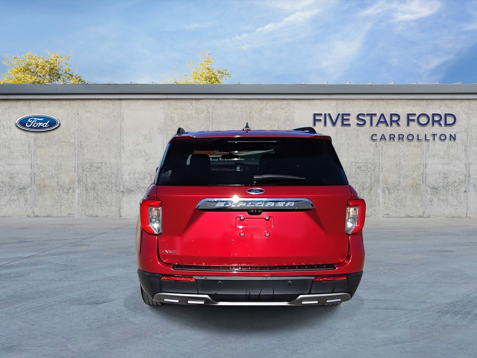 Used 2023 Ford Explorer XLT w/ Equipment Group 202A image 8