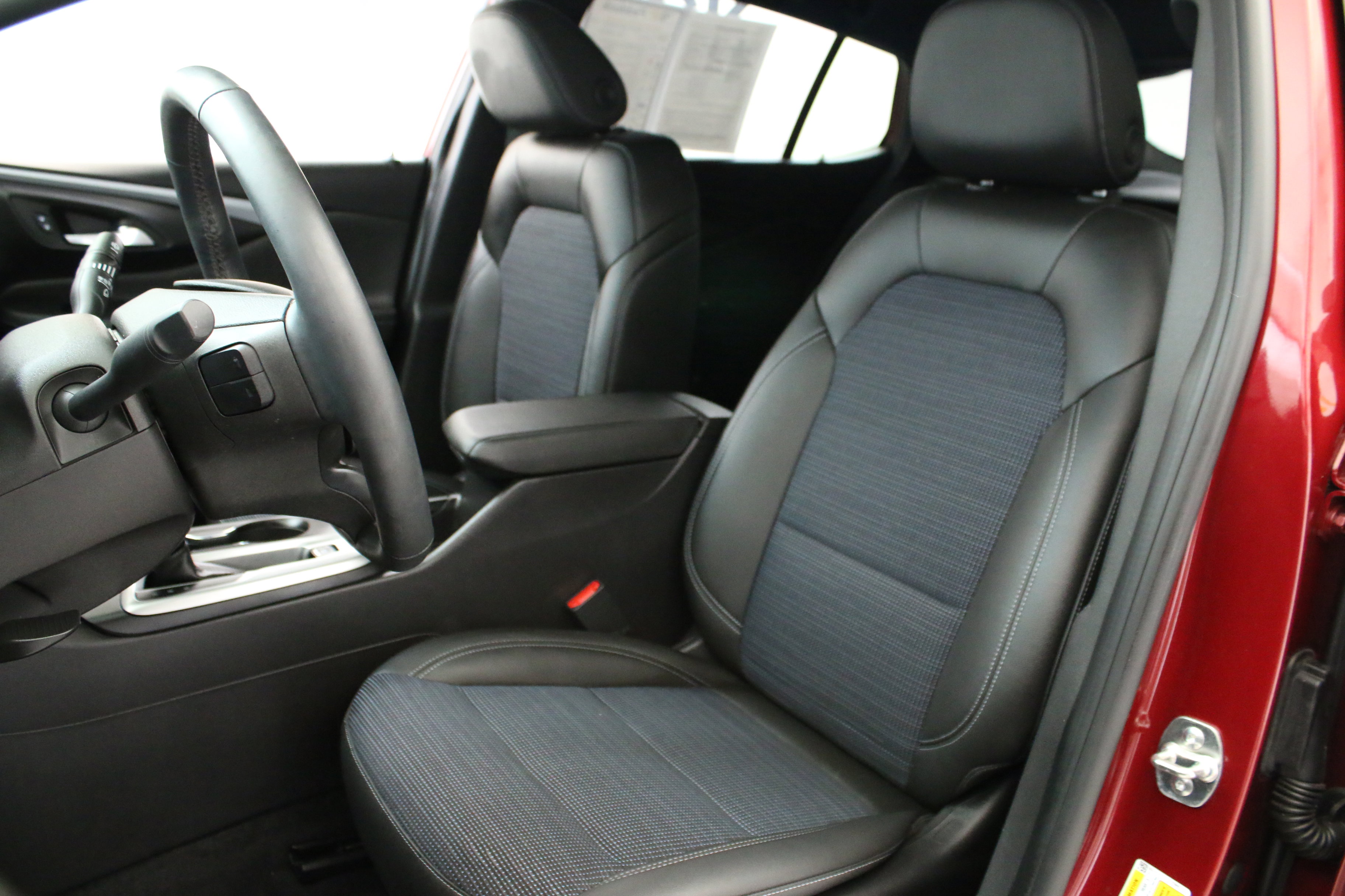 Used 2024 Buick Envista Preferred w/ Convenience I Package FWD image 22