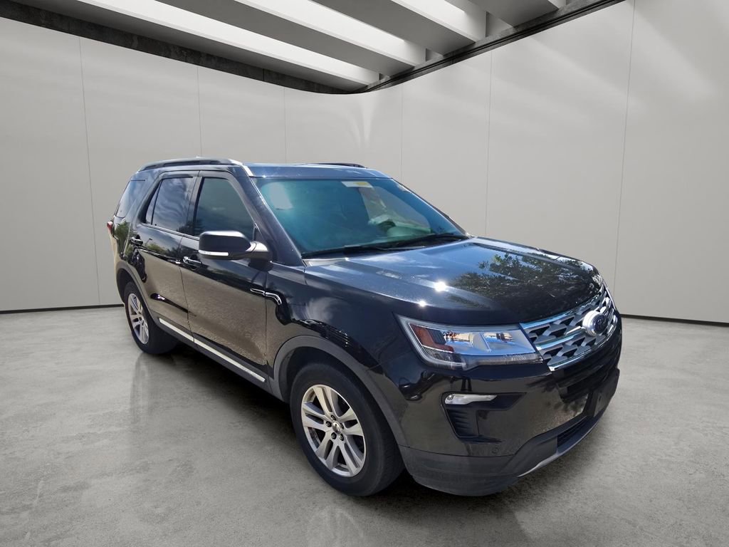 Used 2019 Ford Explorer XLT w/ Equipment Group 202A AWD/4WD image 13