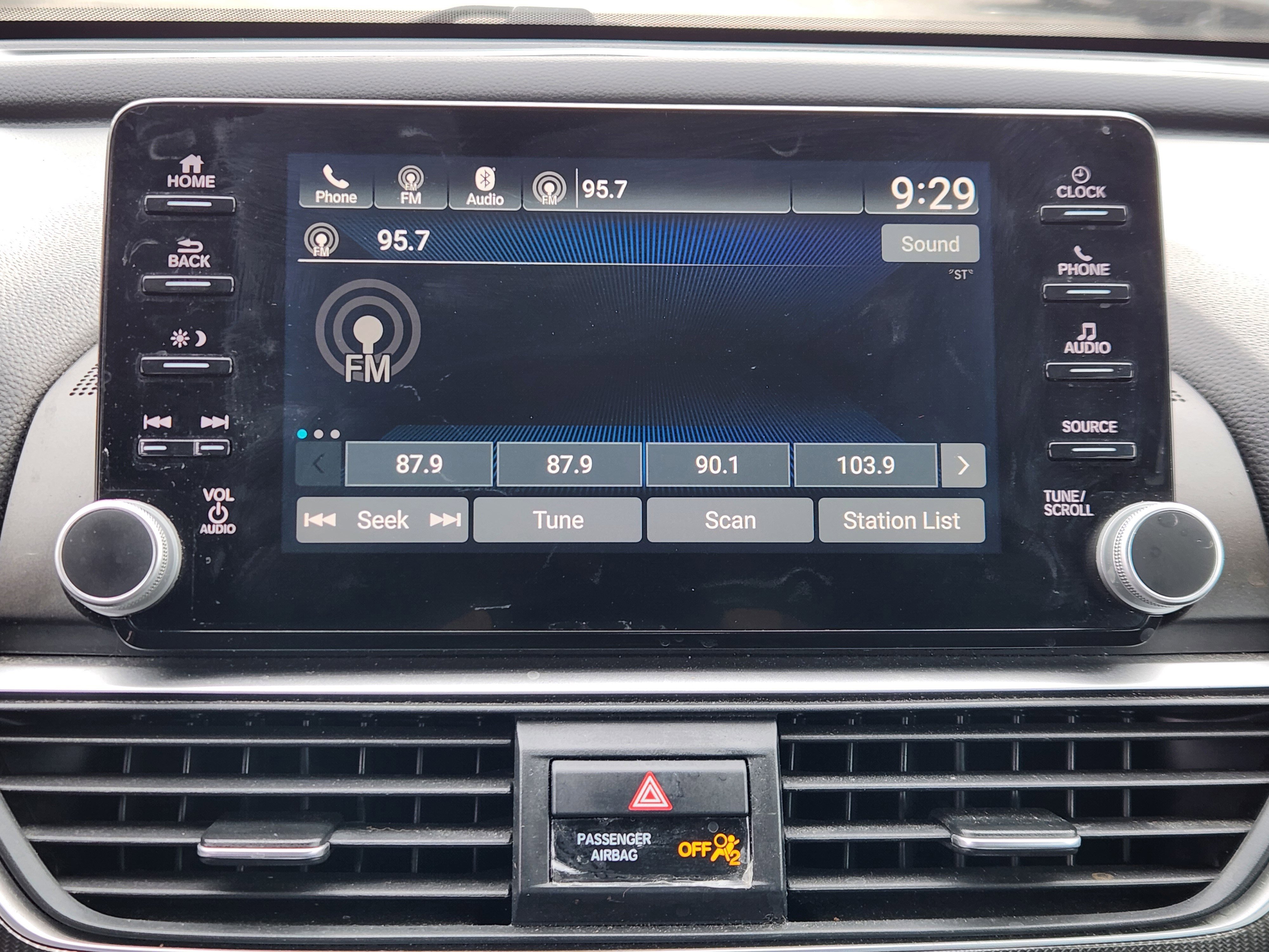 Used 2018 Honda Accord Sport image 11