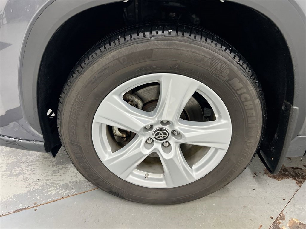 Used 2023 Toyota Highlander LE image 26