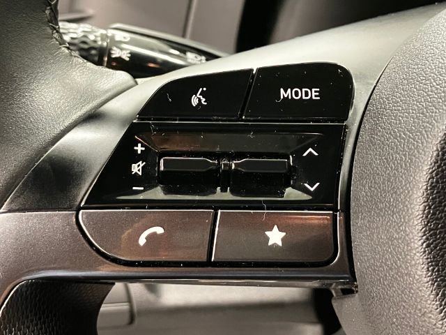 Used 2025 Hyundai Elantra Sport image 41