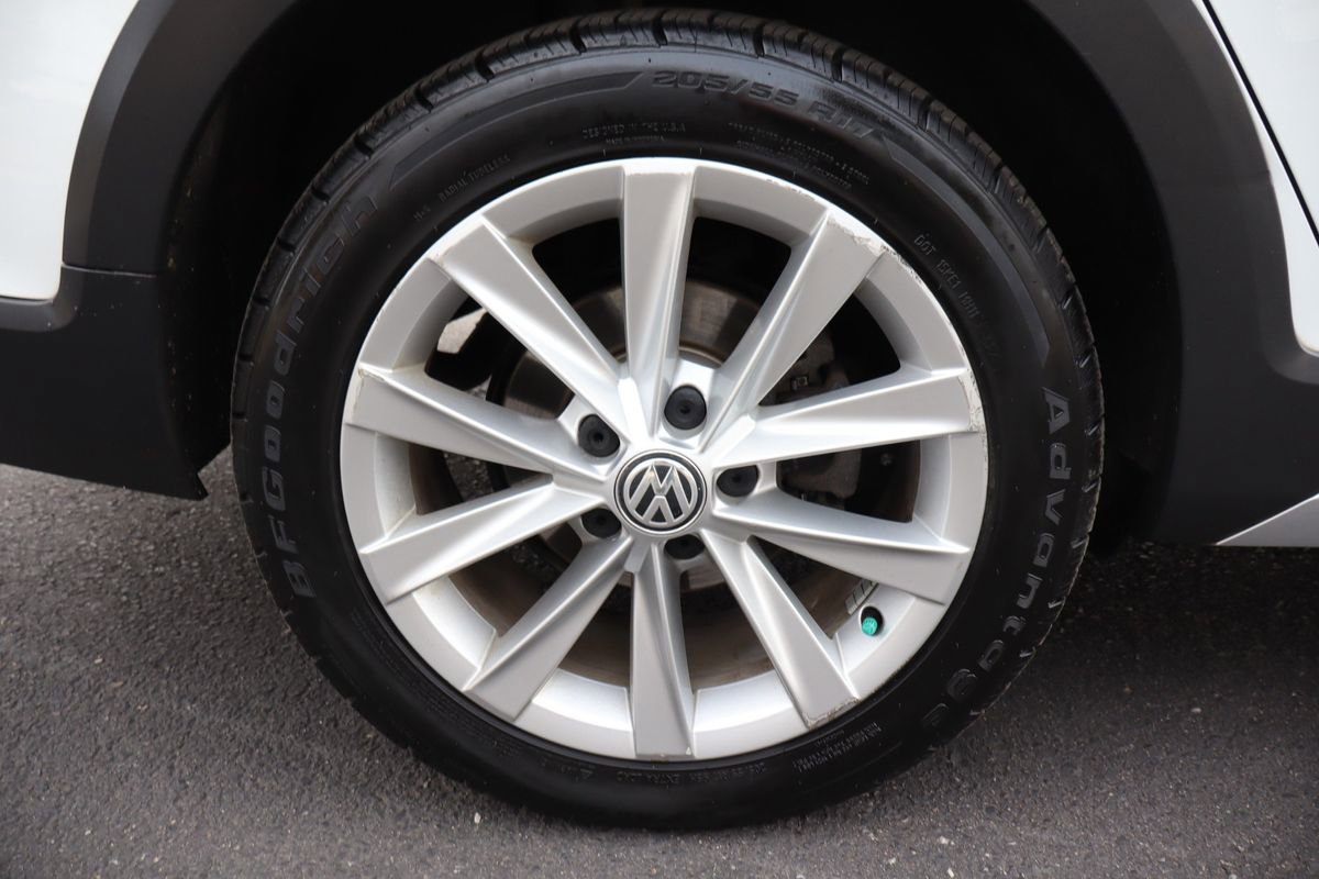 Used 2018 Volkswagen Golf Alltrack S image 44