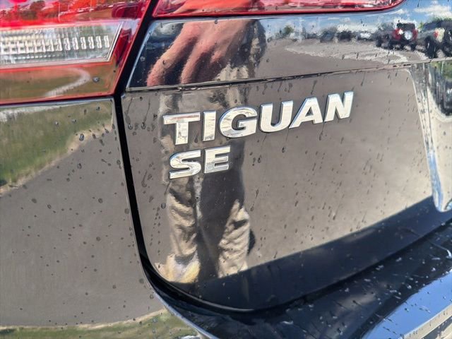 Used 2018 Volkswagen Tiguan SE w/ Panoramic Sunroof Package AWD/4WD image 13