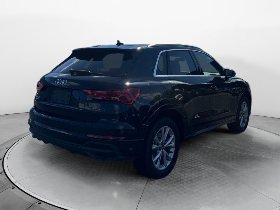 Certified 2025 Audi Q3 2.0T Premium w/ Convenience Package AWD/4WD image 7