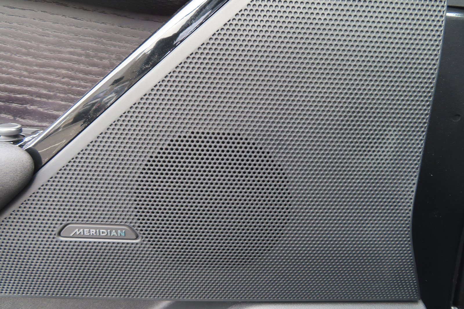 Used 2023 Land Rover Range Rover Velar R-Dynamic S image 39