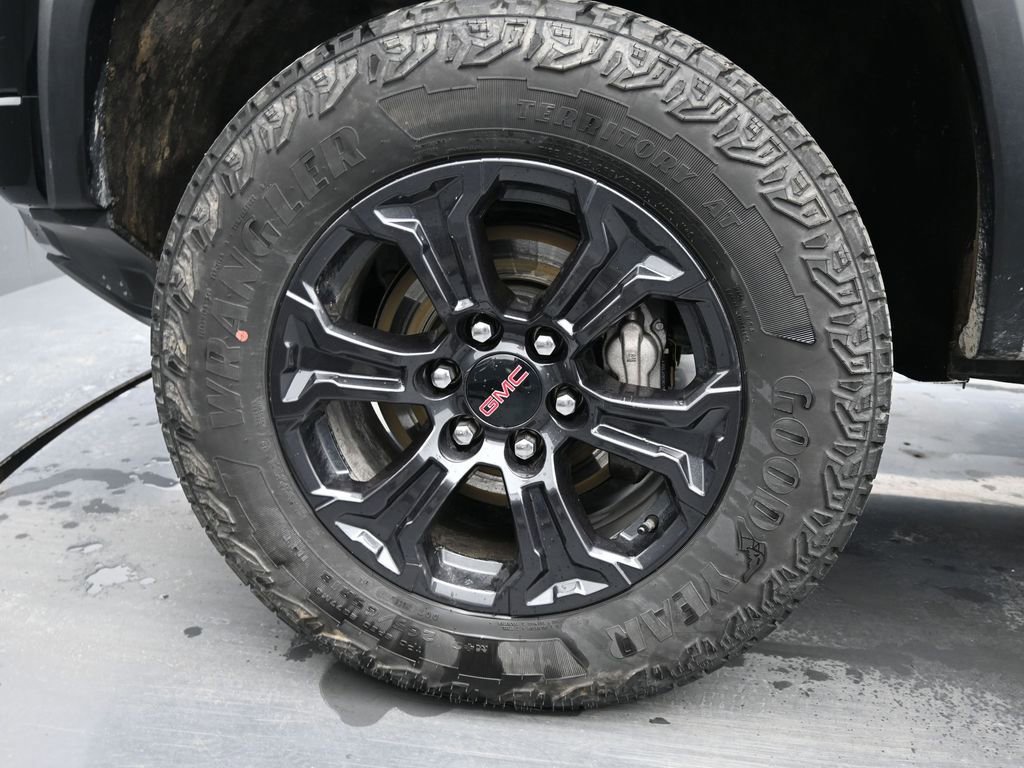Used 2025 GMC Canyon Elevation image 16