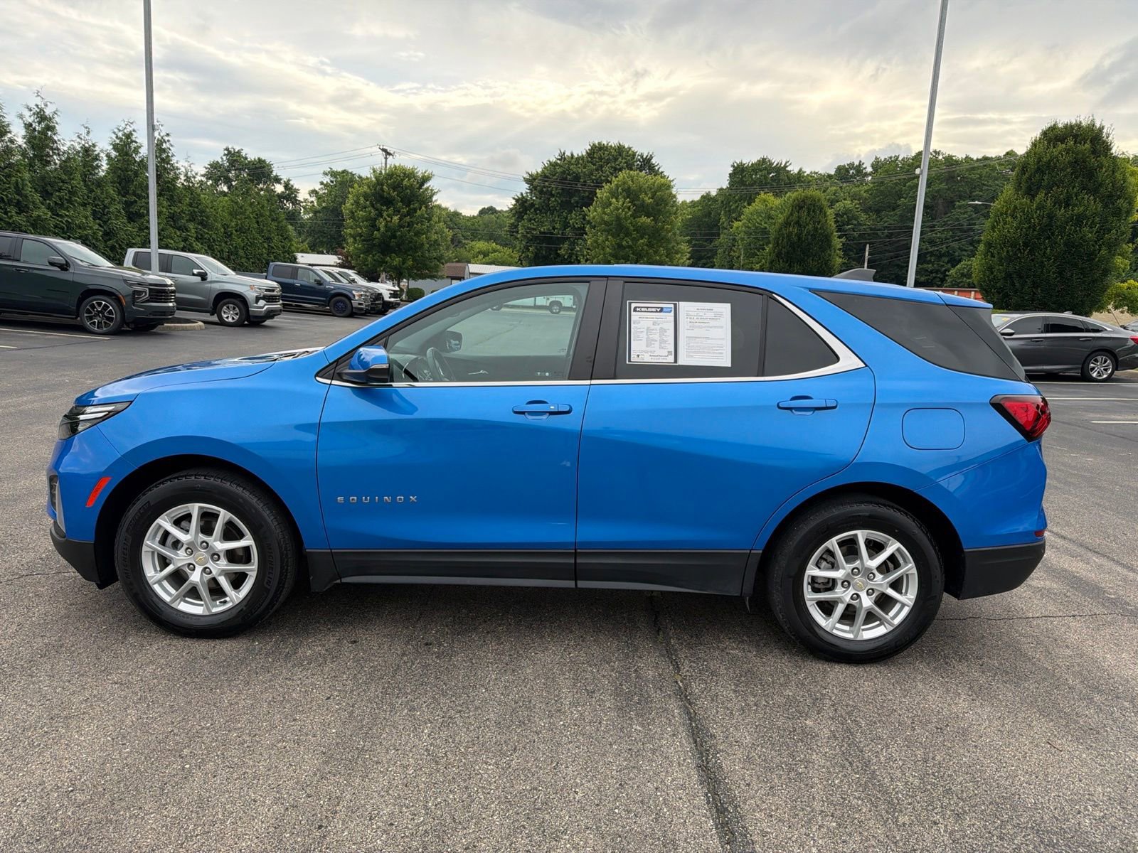 Used 2024 Chevrolet Equinox LT FWD image 2
