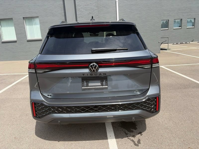 New 2026 Volkswagen Tiguan SE R-Line AWD/4WD image 4