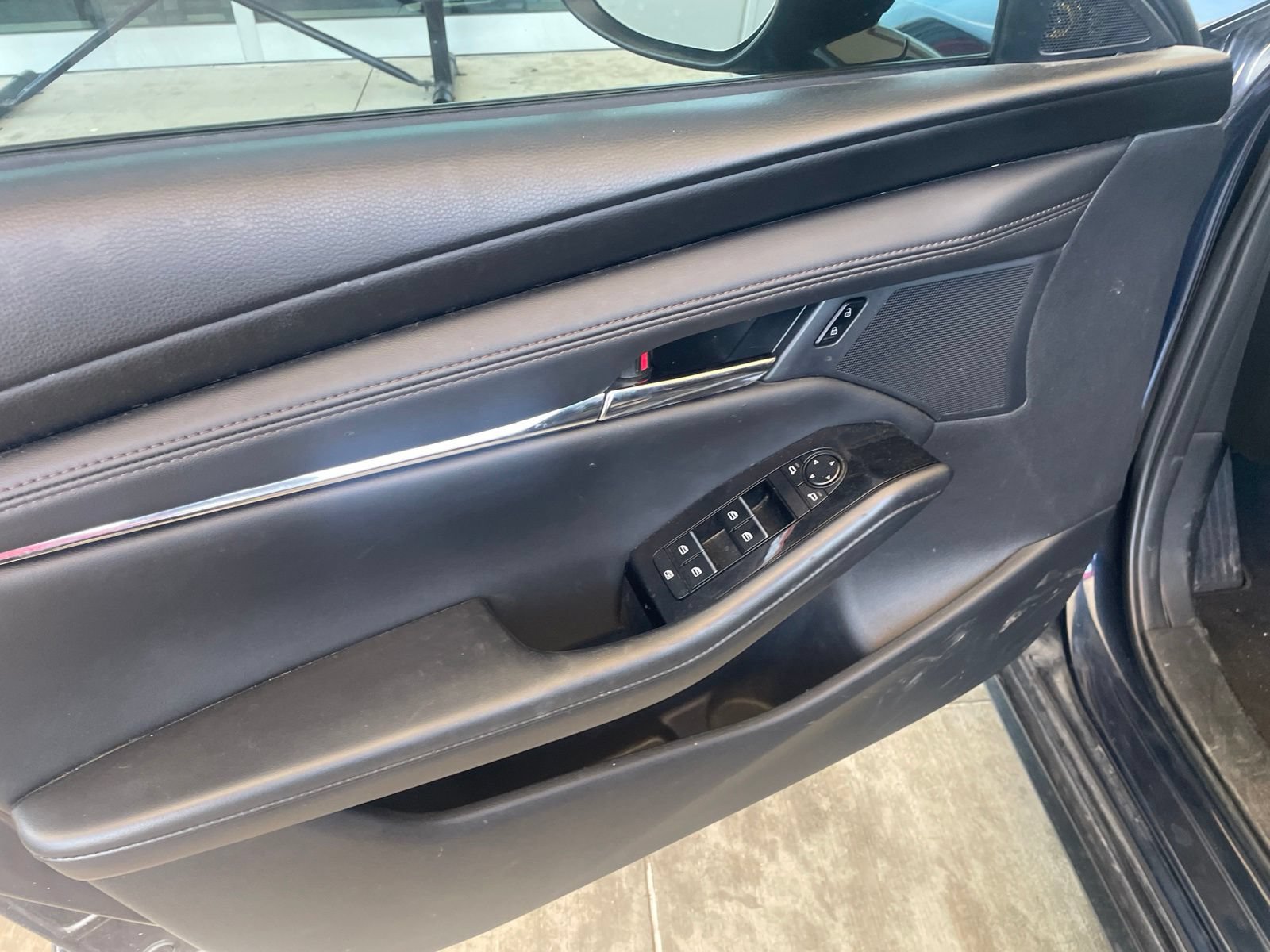 Used 2025 MAZDA MAZDA3 s FWD image 17